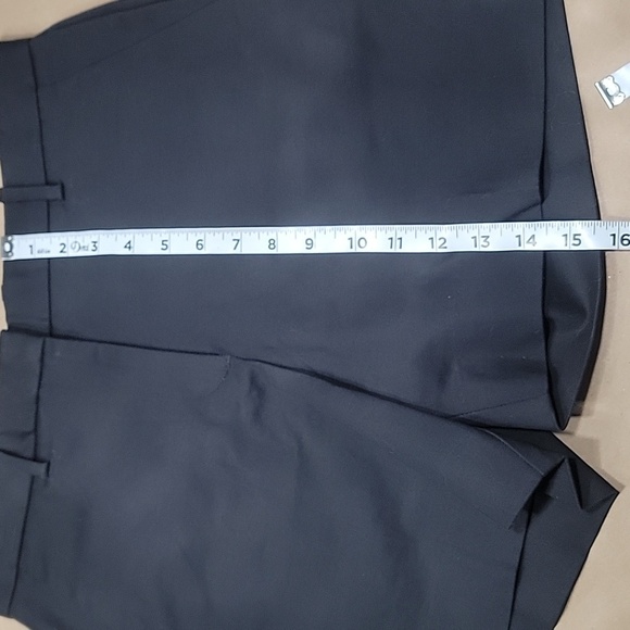 GAP Size 4T Stretch Tailored Short, Black, Like New Condition. - Picture 5 of 11